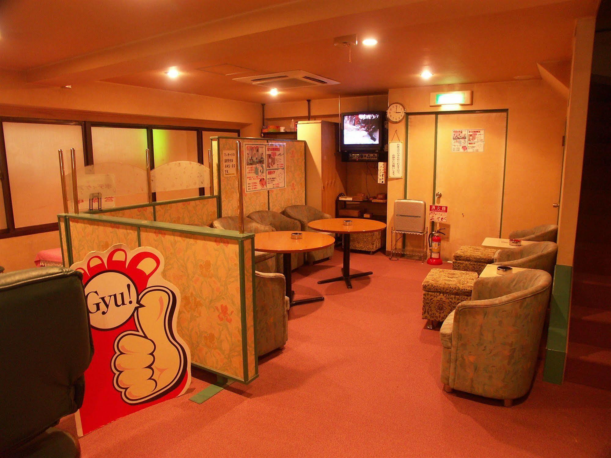 Capsule Hotel Shinjuku 510 Tokyo Exterior photo